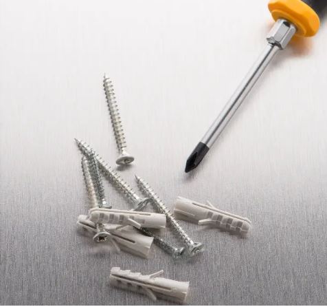 Set of Tapping Steel Screws and wall plugs